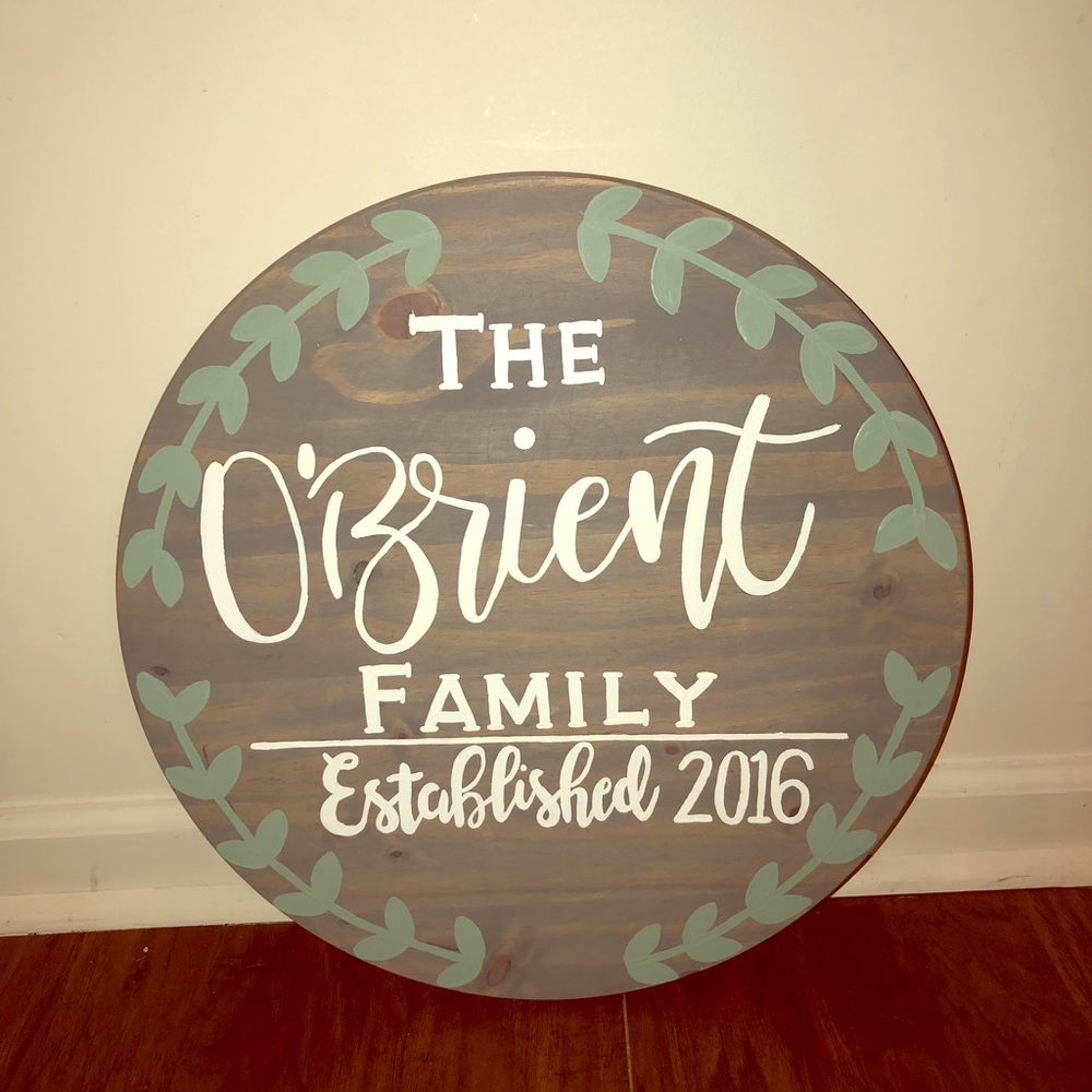 Rustic Name Sign & Established Year - Circle Wood